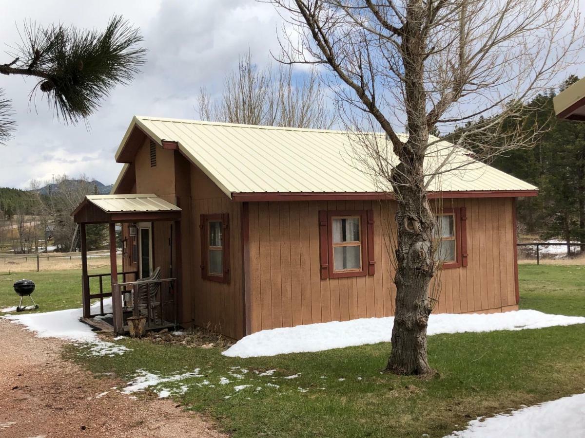 Black Hills Cabins At Quail'S Crossing Hill City Exterior photo